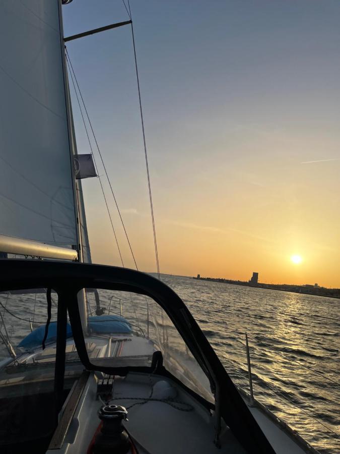 Stay In A Boat - Lisboa Esterno foto